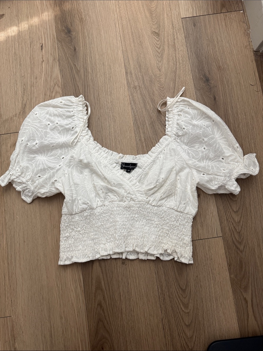 Brandy Melville White Eyelet Puff Sleeve Crop Top